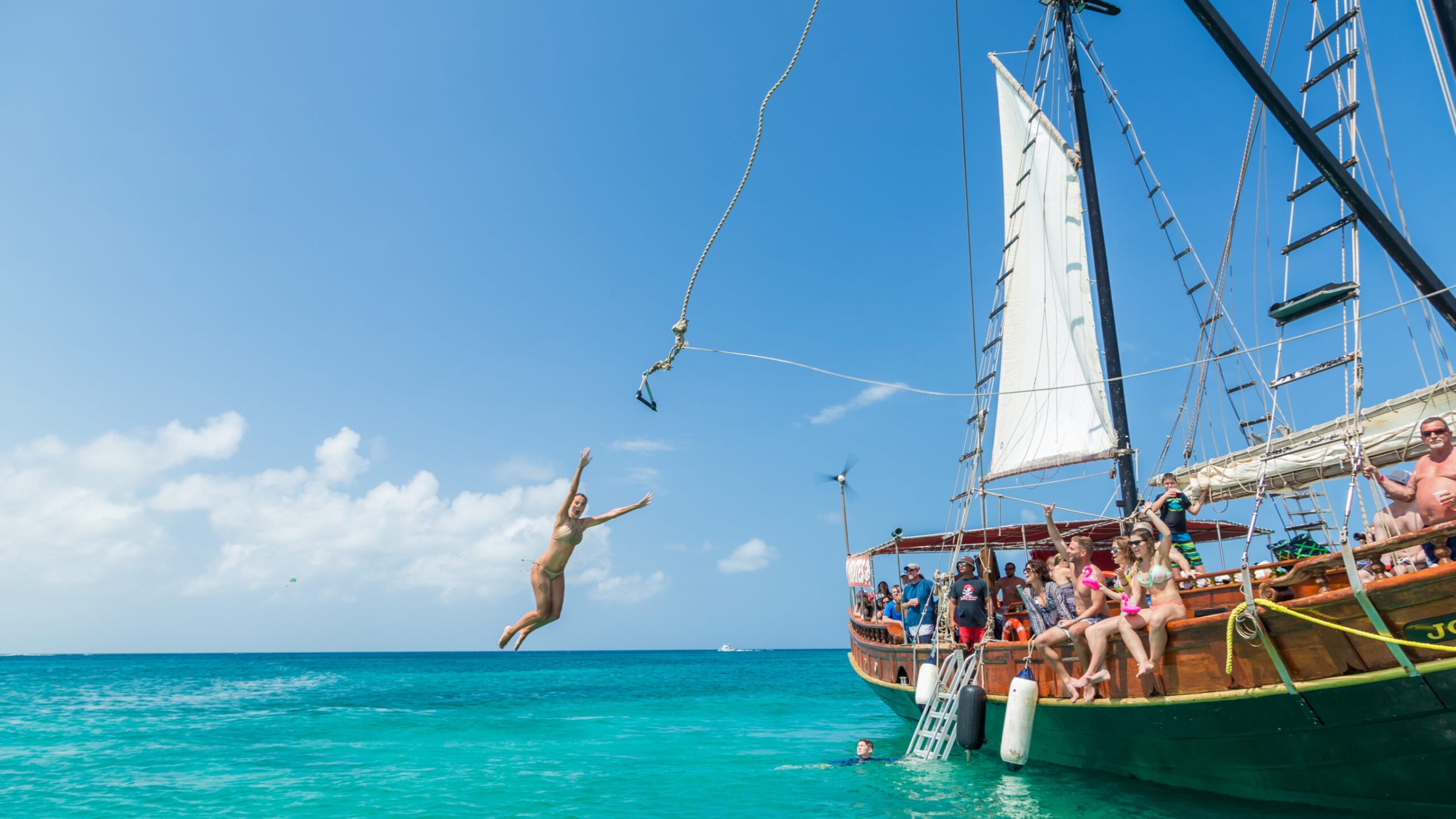 Aruba Dinner Cruise and Sunset Booze Cruise | Jolly Pirates